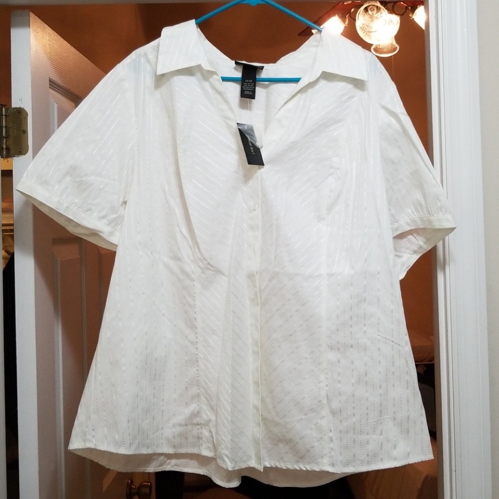 LB white button short sleeve shirt